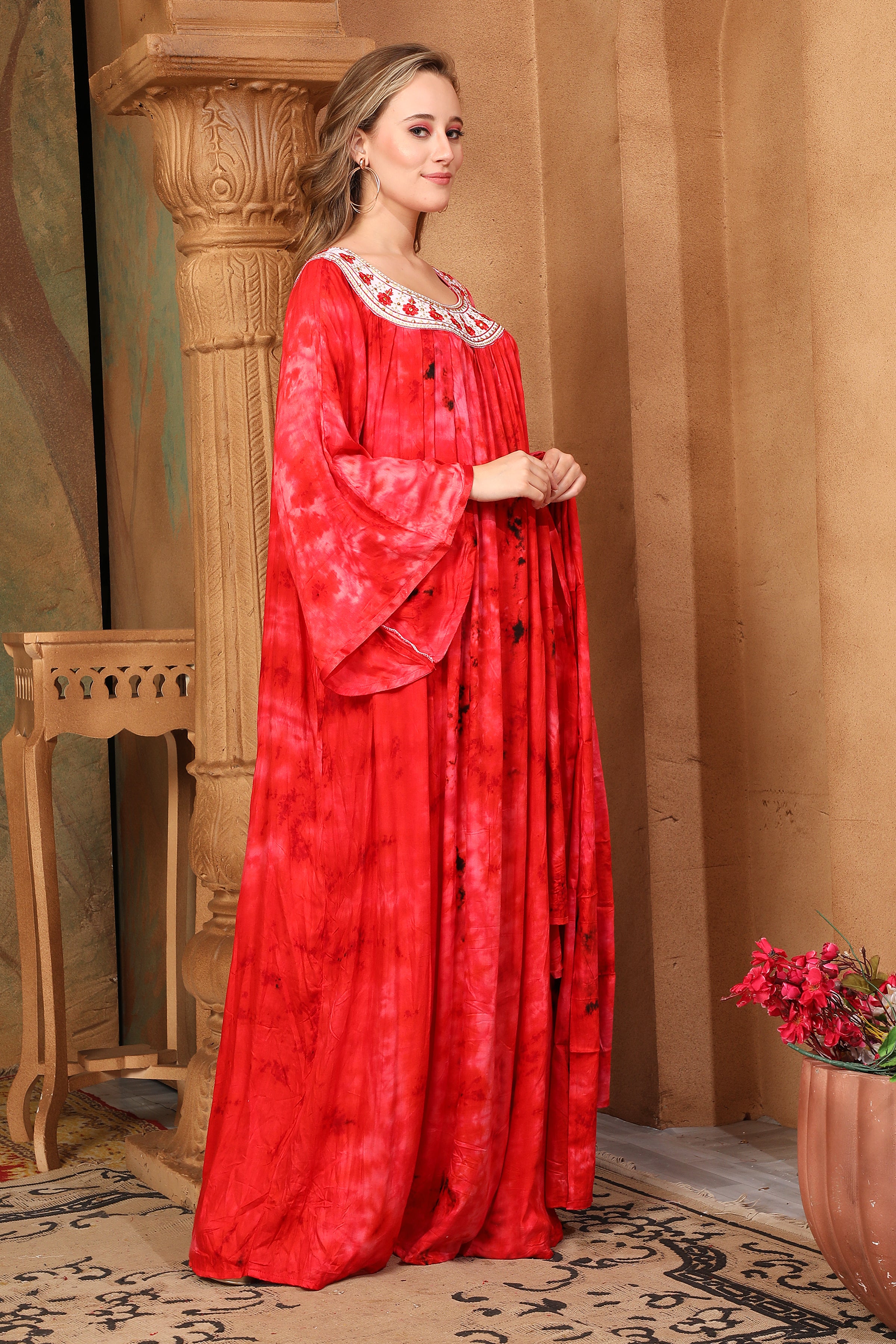 Side of Ayna Red Cotton Kaftan With Thread Work