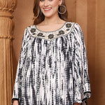 Closeup of Zaina Black And White Cotton Kaftan With Thread Work