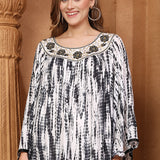 Closeup of Zaina Black And White Cotton Kaftan With Thread Work